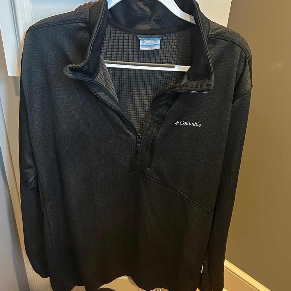 Columbia Men's Charcoal Quarter Zip pullover woven texture- excellent condition